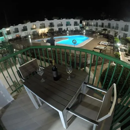 Cozy With Pool View