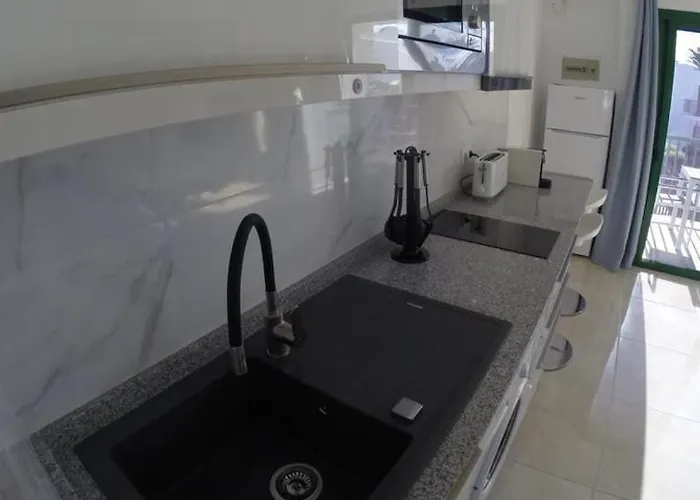 Cozy With Pool View Apartamento