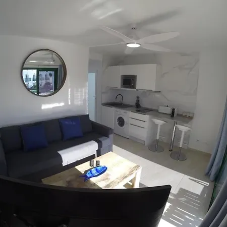 Cozy With Pool View Apartmán *